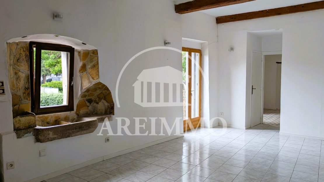 Maison 5 pièces 92 m² · à Saint-Martin-de-Londres · 92 m² · 249 000 €