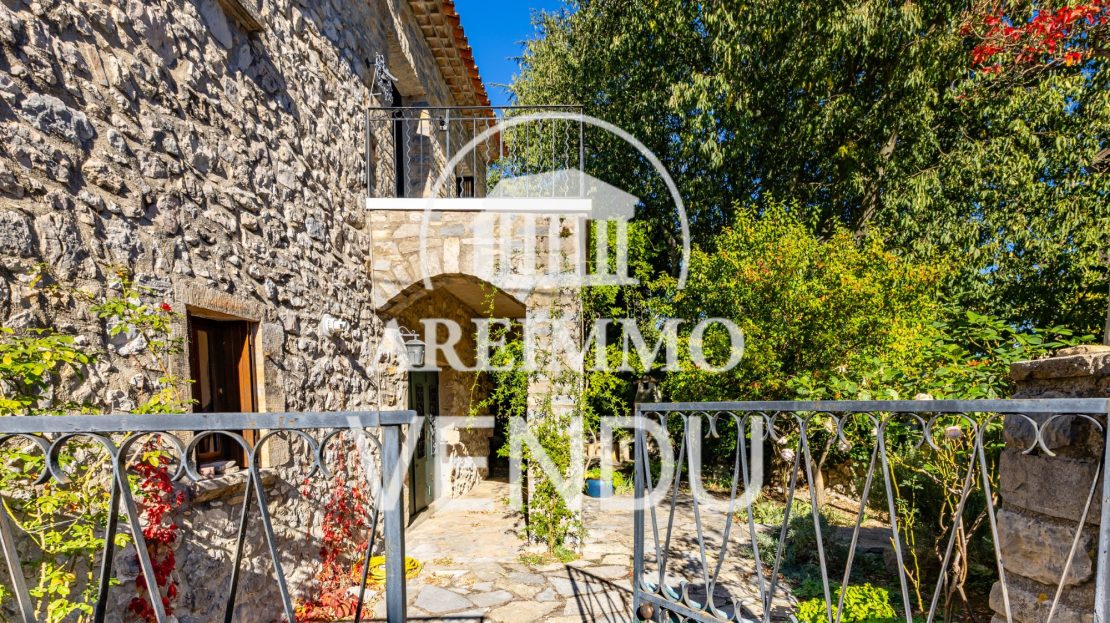 Maison 7 pièces 208 m² · à Saint-Martin-de-Londres · 208 m² · 355 000 €