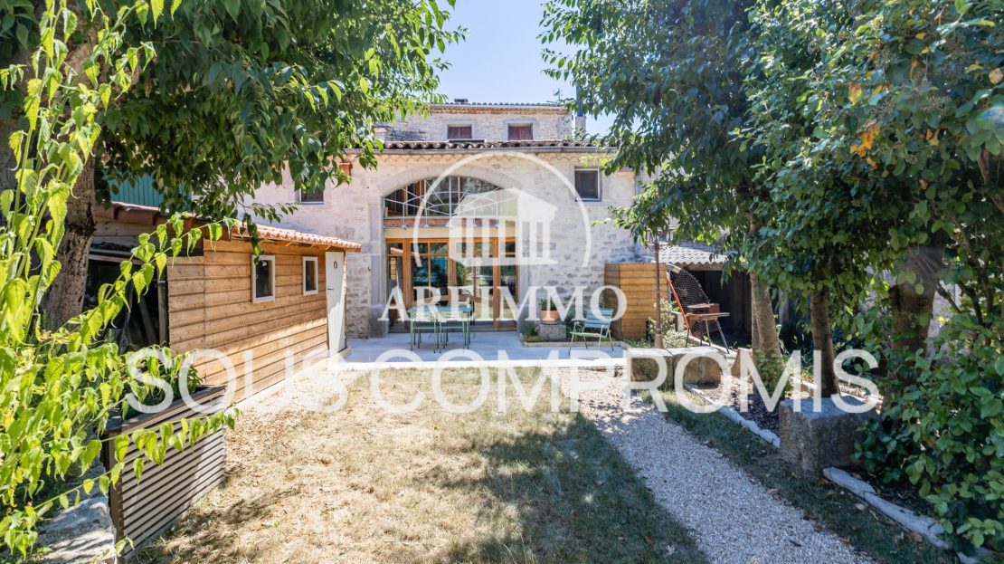 Maison 5 pièces 115 m² · à Saint-Martin-de-Londres · 115 m² · 378 000 €
