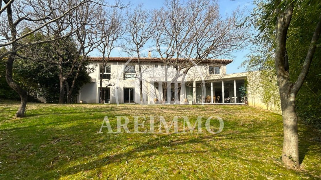 Maison 286 m² · à Saint · 286 m² · 147 000 €